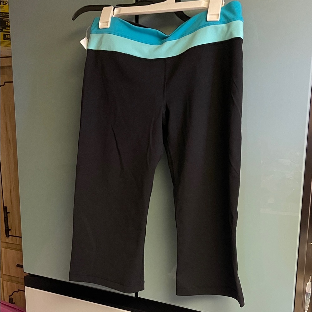 Women's Black and Blue Capris